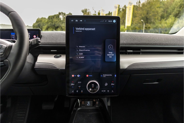 Vehicle Image 35