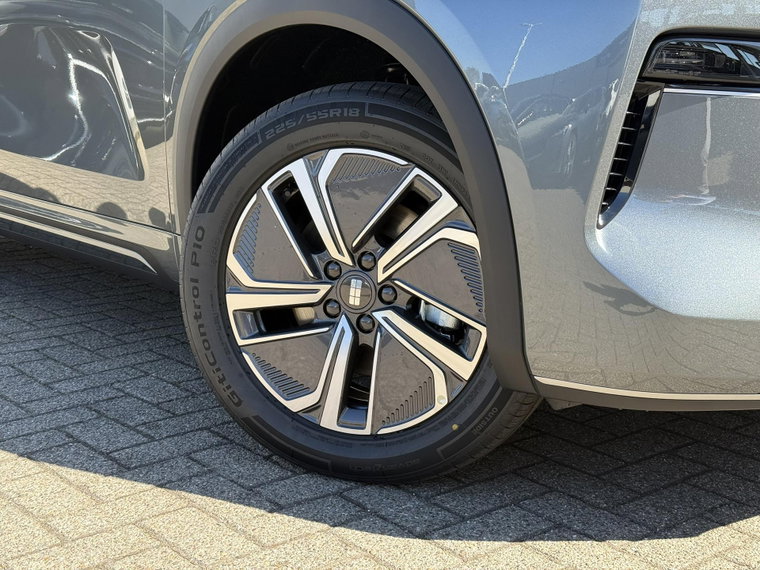 Vehicle Image 30
