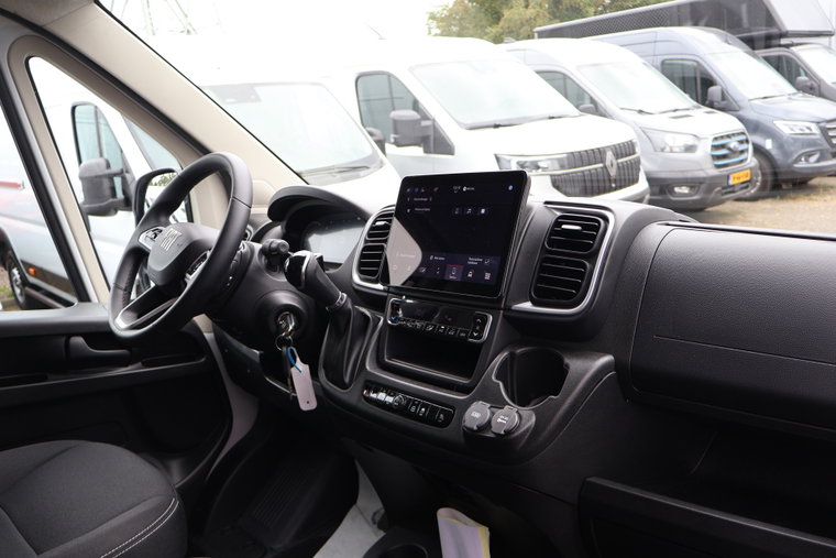 Vehicle Image 45