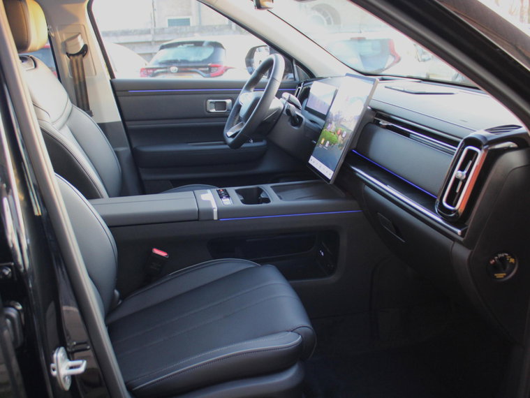 Vehicle Image 9