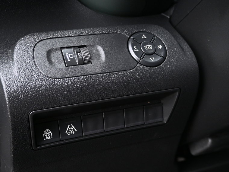 Vehicle Image 32