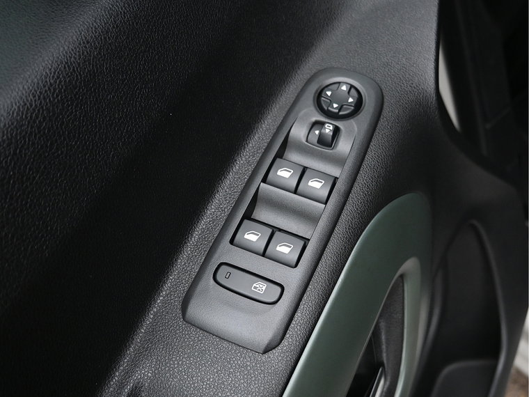 Vehicle Image 33