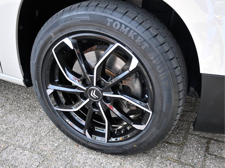 Vehicle Image 36