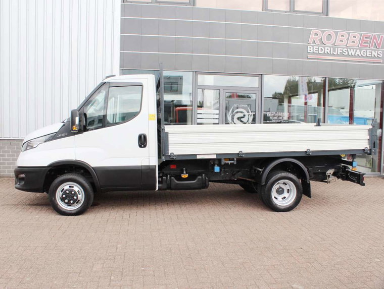 Vehicle Image 28