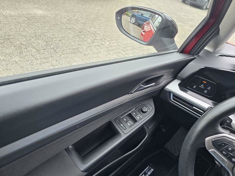 Vehicle Image 27