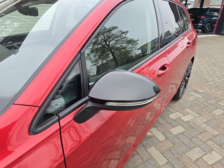 Vehicle Image 32