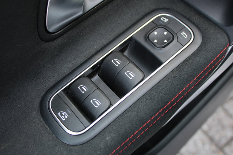 Vehicle Image 28
