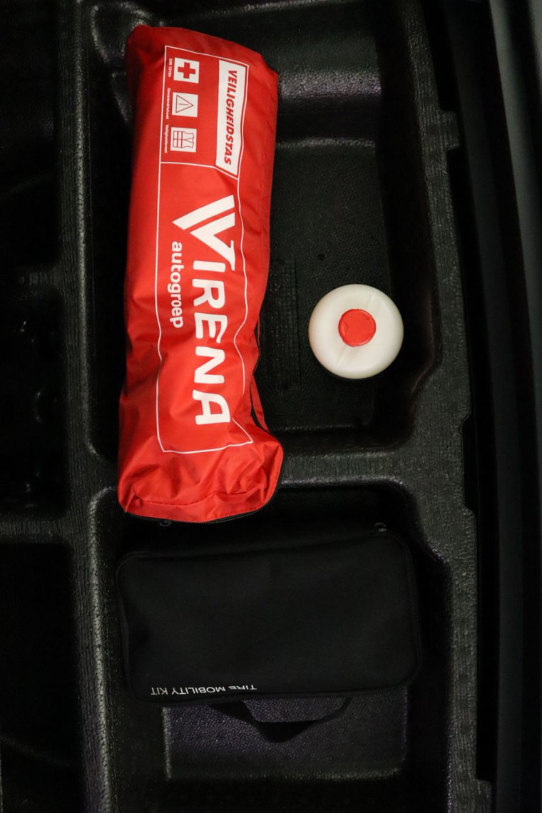 Vehicle Image 38