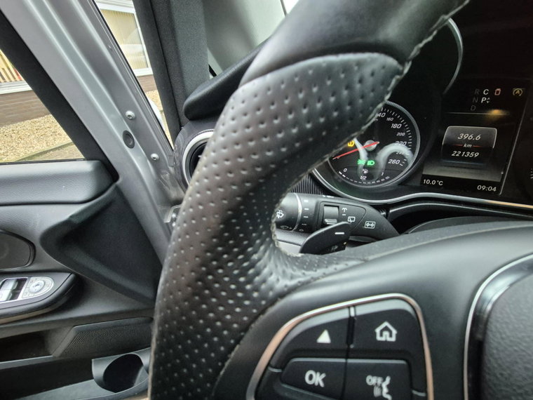 Vehicle Image 32