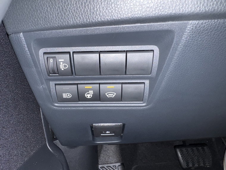 Vehicle Image 25