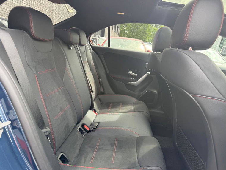 Vehicle Image 38