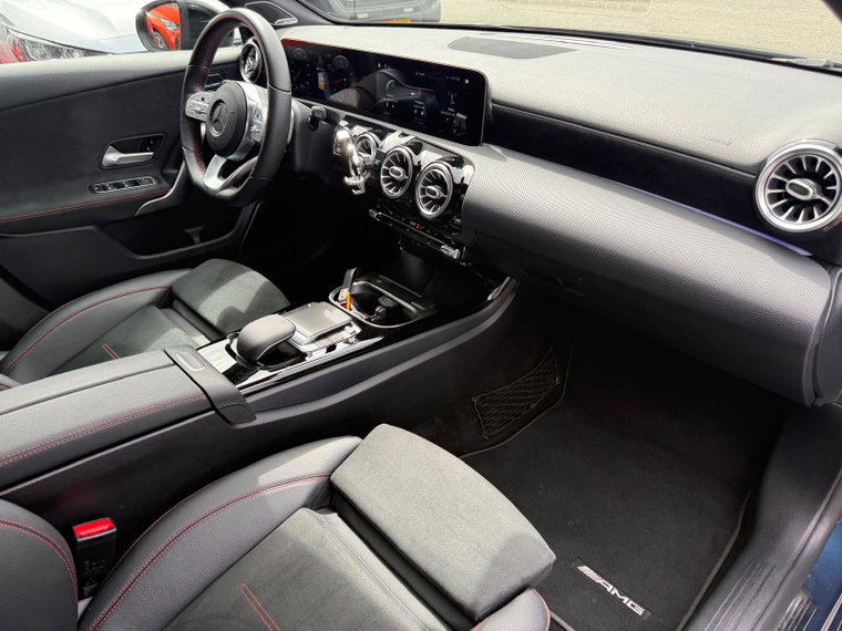 Vehicle Image 40