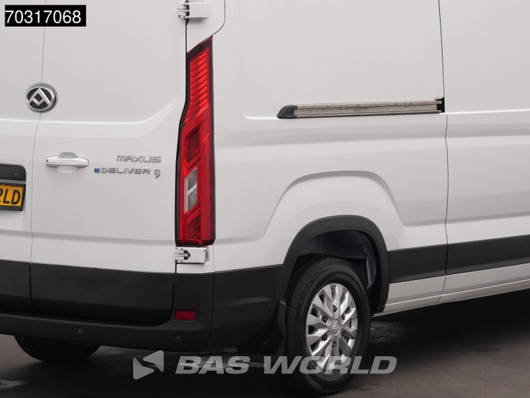 Vehicle Image 33