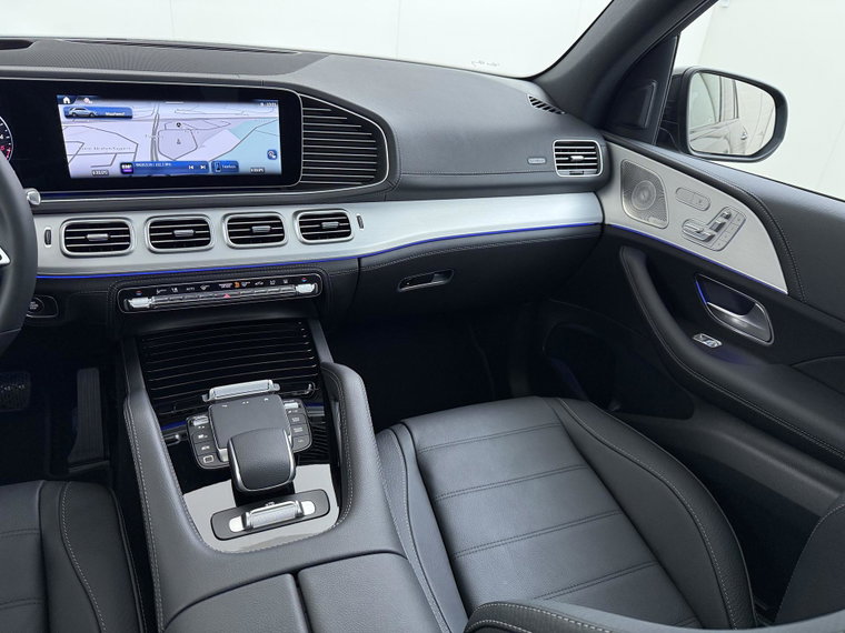 Vehicle Image 32