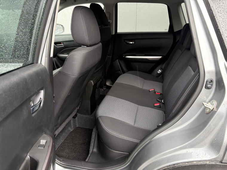 Vehicle Image 8