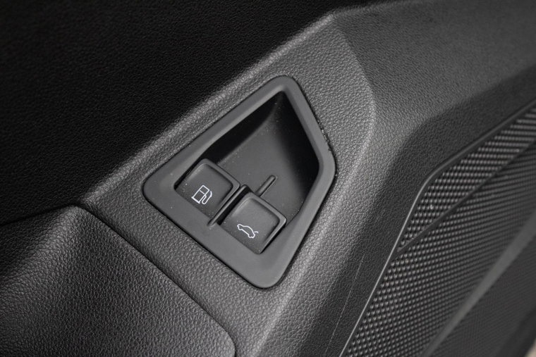 Vehicle Image 52