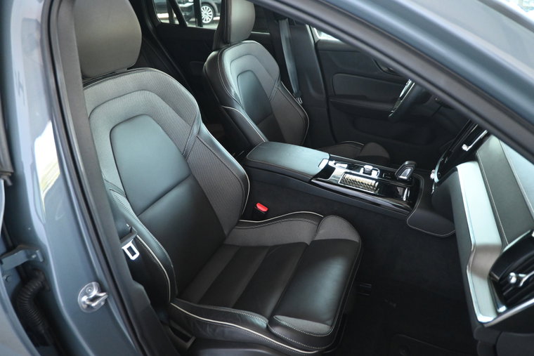 Vehicle Image 40