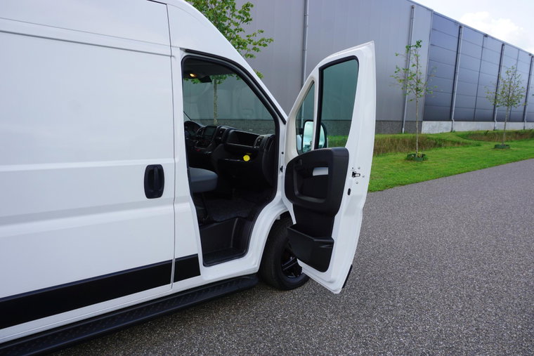 Vehicle Image 27