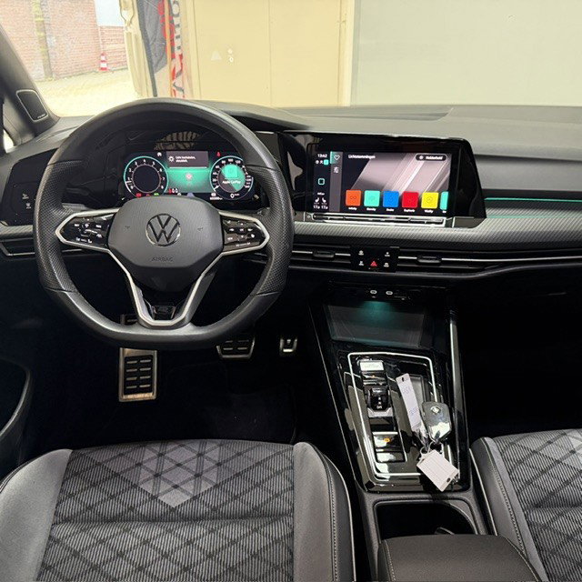 Vehicle Image 16