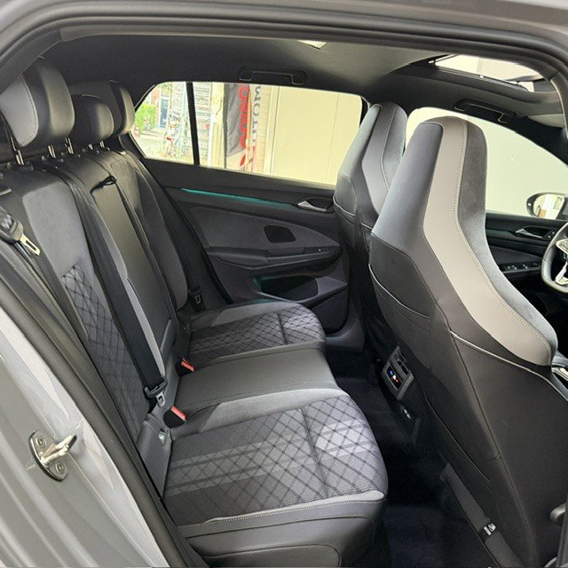 Vehicle Image 17
