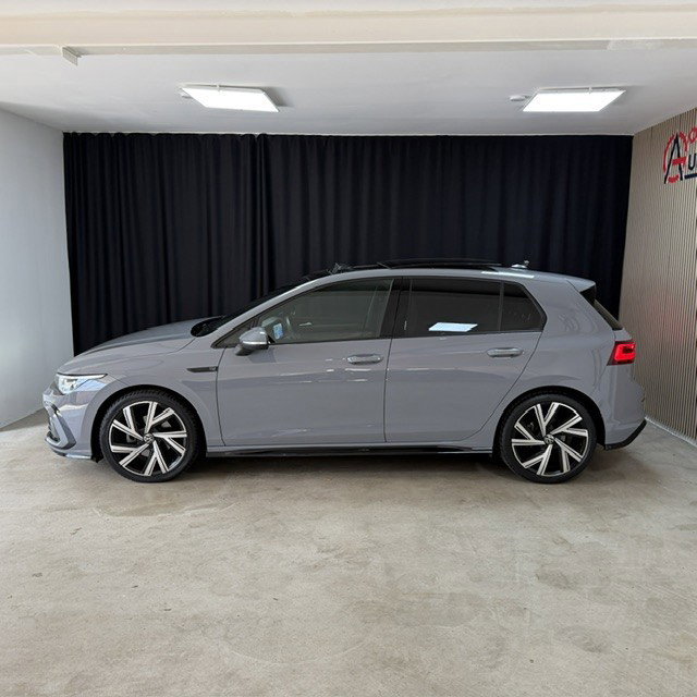 Vehicle Image 8