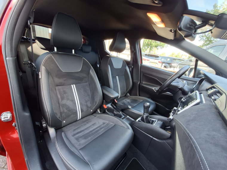 Vehicle Image 35