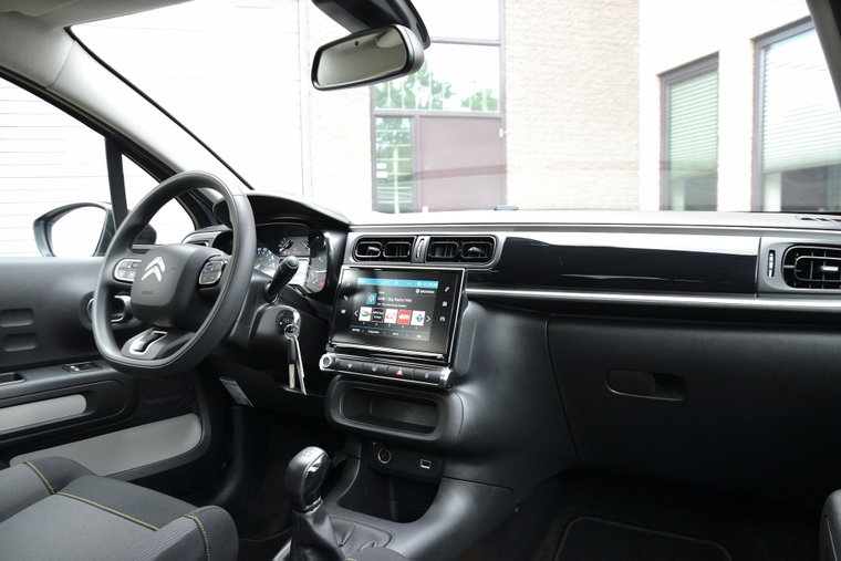 Vehicle Image 10