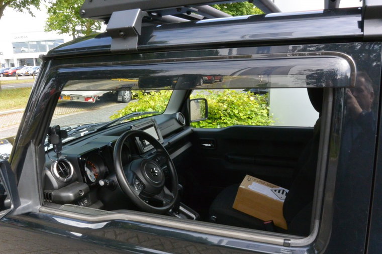 Vehicle Image 11