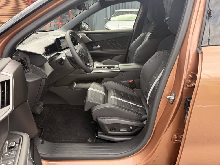 Vehicle Image 46