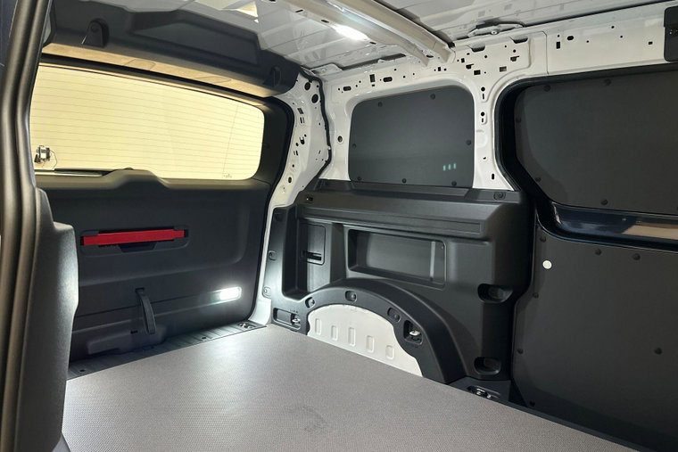 Vehicle Image 13