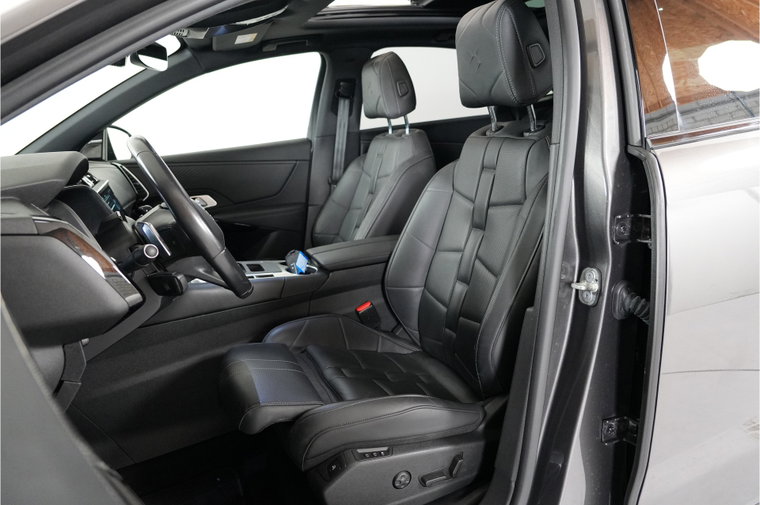 Vehicle Image 19