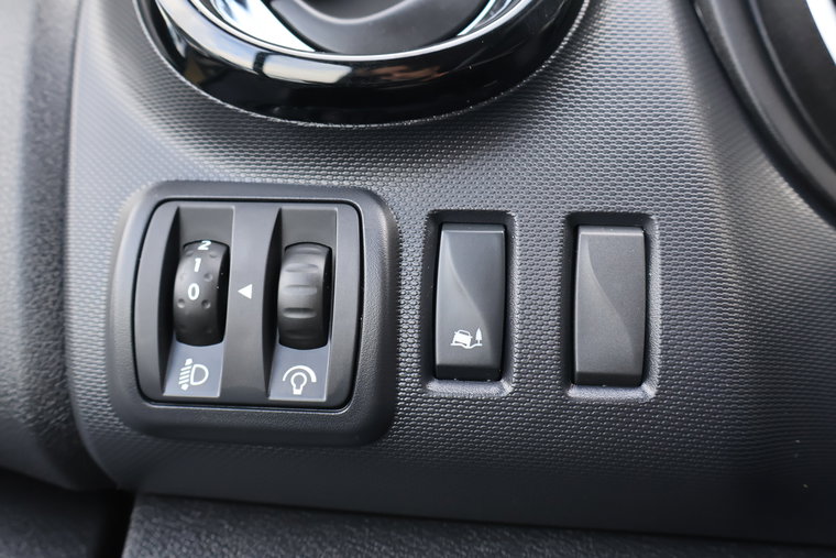 Vehicle Image 25