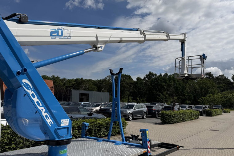 Vehicle Image 35