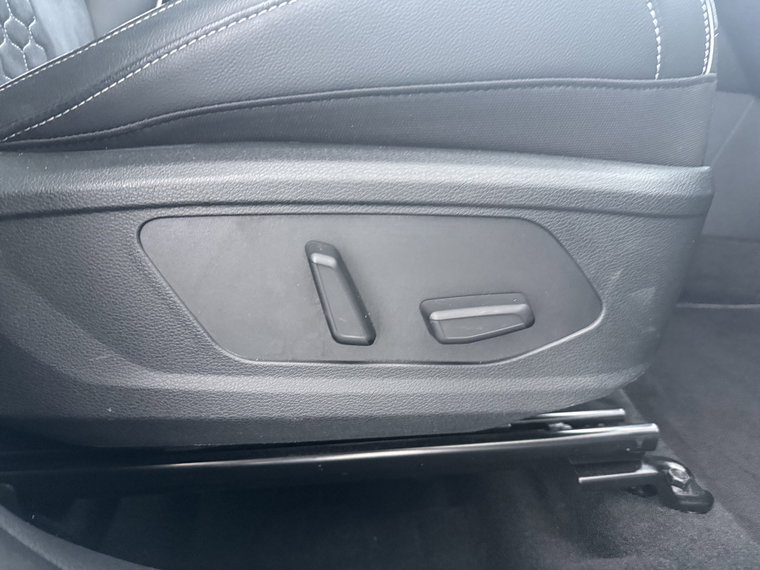 Vehicle Image 42