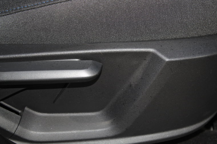 Vehicle Image 32