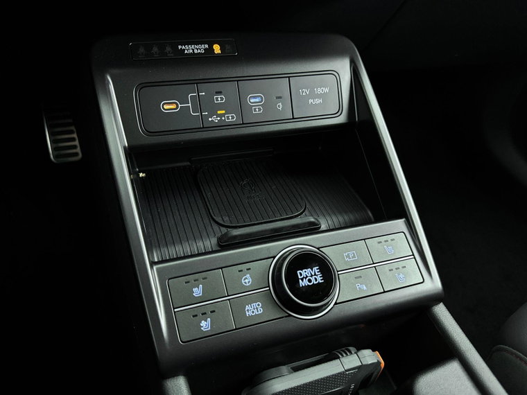 Vehicle Image 24