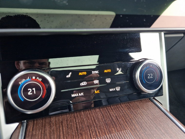 Vehicle Image 28