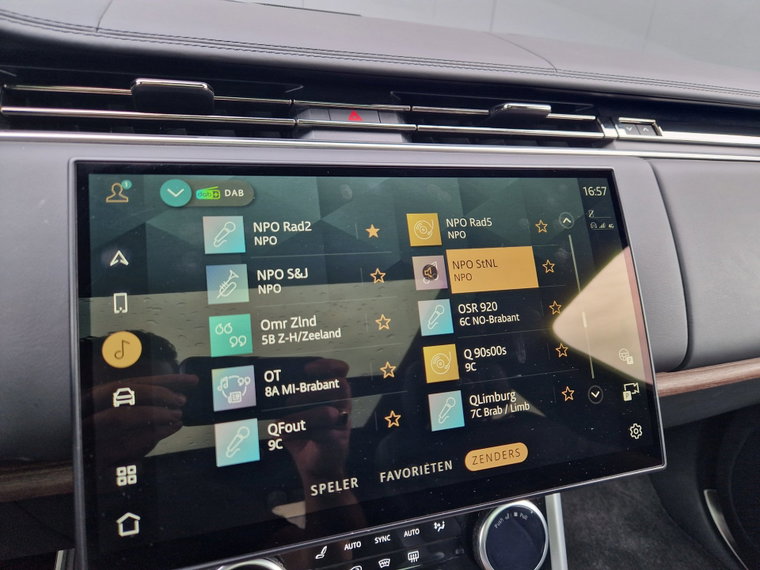 Vehicle Image 38