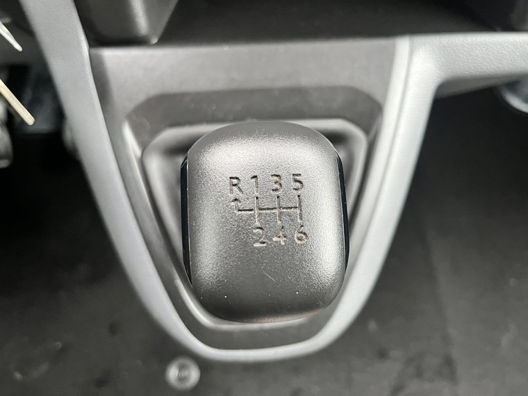Vehicle Image 28