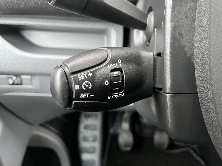 Vehicle Image 38