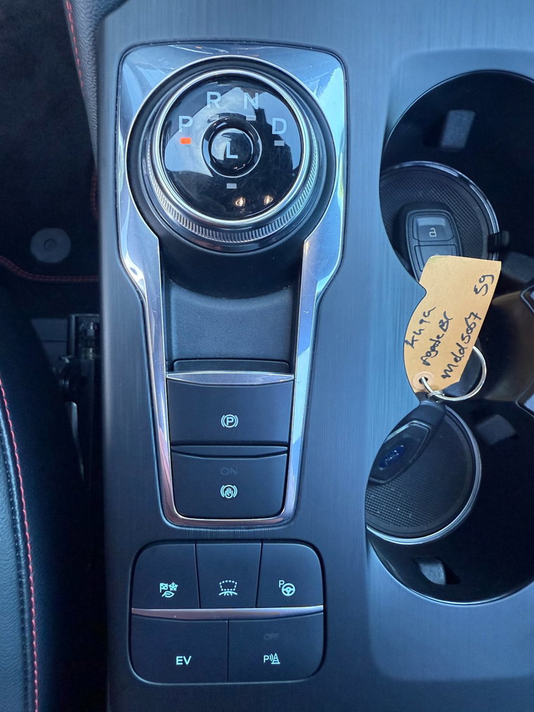 Vehicle Image 24