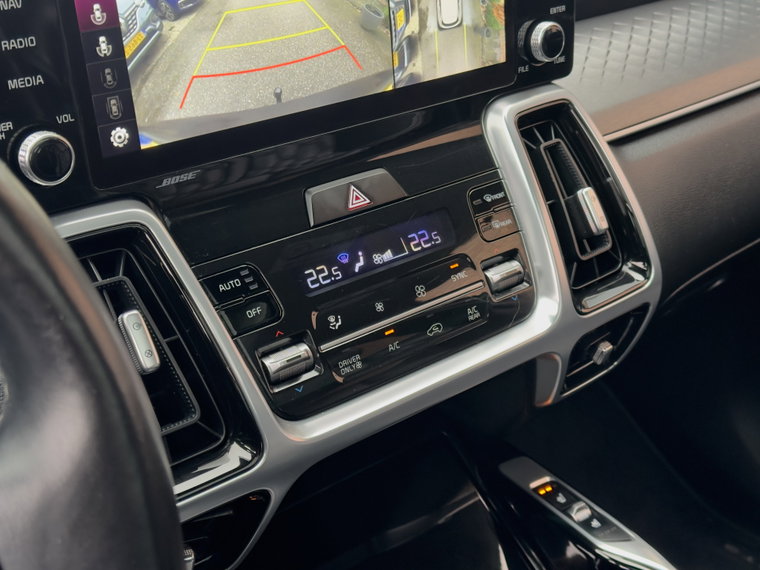Vehicle Image 32