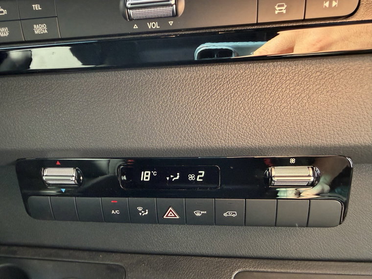 Vehicle Image 26