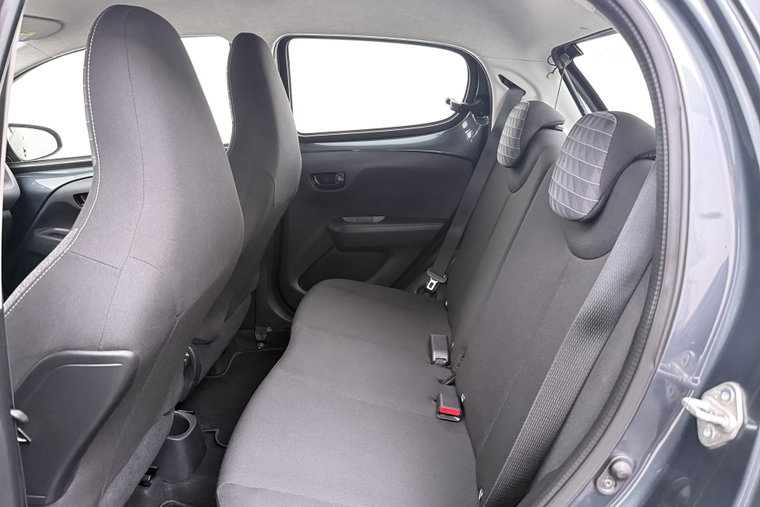 Vehicle Image 12