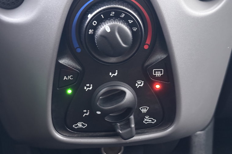 Vehicle Image 23