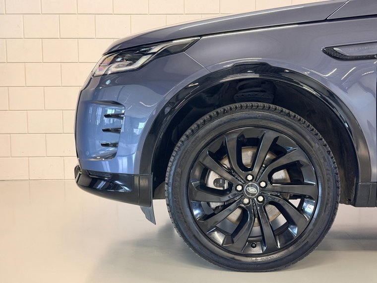 Vehicle Image 32
