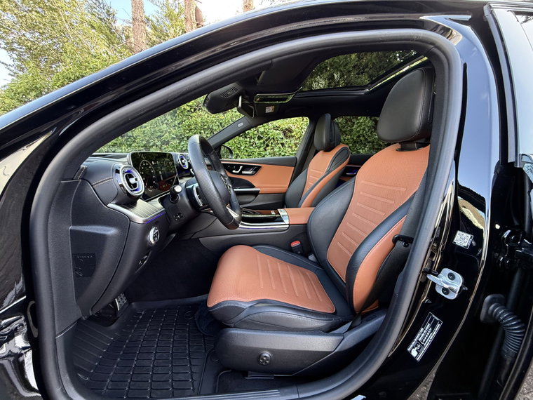 Vehicle Image 38