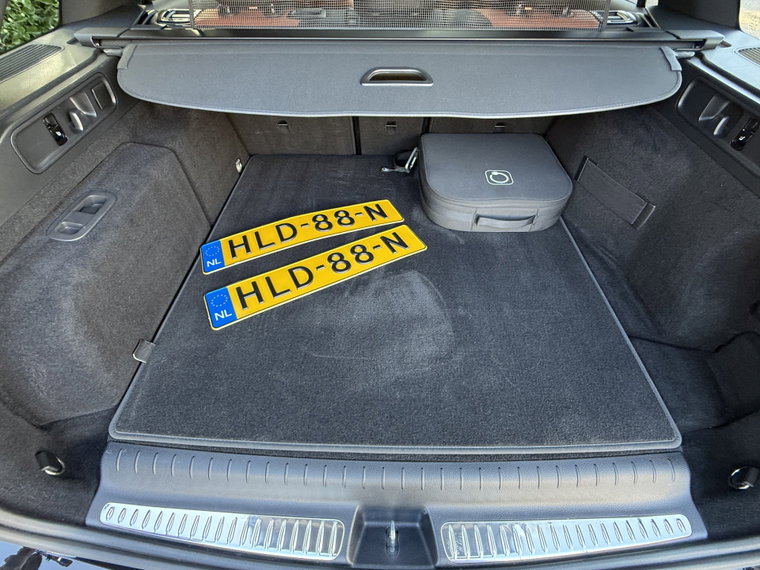 Vehicle Image 42