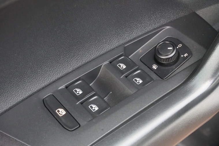 Vehicle Image 28