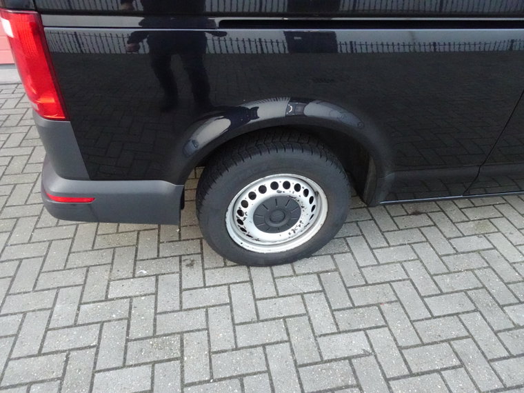 Vehicle Image 27